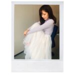 Reimi Tsutsumi Instagram - 👗 先週と今週水曜のめざましテレビでの衣装です❤︎ . #1枚目のスカートはデニム生地とチュール生地がドッキングされていてとっても可愛いのです #2枚目のトップスも袖の部分にチュール生地が使われていて程よくガーリーでした🙈 #明日もめざましですっ #衣装はスタイリストさんと相談し合いながら決めています✨