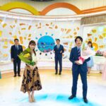 Reimi Tsutsumi Instagram - ⏰🌸 昨日をもって、4年間お世話になっためざましテレビを卒業致しました。 私にとってはとても大きな出来事です。 入社して初めての担当番組となっためざましテレビアクアから、私の中に常にめざましテレビの存在がありました。 家族のように温かい空間は本当に居心地が良く、学生の頃目標としていた場所で素敵なスタッフの皆さん、キャスター陣とご一緒させて頂けた経験は私の財産です。 楽しかった事も悔しかった事も沢山あった4年間でしたが、ここで得たものを糧にこれからも頑張ります。 引き続き宜しくお願いします！ . . #早起きも気合で4年間遅刻なく乗り越えられました！ #まずはそこにホッと一安心 #黒瀬も3年間お疲れ様でした🙌 #平日チームのキャスター陣も #木曜パーソナリティの伊野尾さんも #めざましテレビ⏰ #携わる全ての方に #そして番組を観てくださる全ての方に #感謝の気持ちでいっぱいです #本当にありがとうございました！ . #因みに #後に黒瀬と私の花束が逆だった事が判明し #後で花束交換しました💐笑