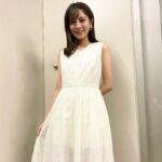 Reimi Tsutsumi Instagram - 📺 . この後19時〜『平成令和ヒット曲を100人が熱唱！オールスター合唱バトル』が放送されます✨♪ . 私自身とてもパワーを頂いた時間でした💪 アスリートチーム、Z世代チーム、80年代チーム、歌ウマ芸人チーム、演歌チームの皆さんの本気の合唱バトルをお楽しみに…！✨ . #とても素敵なセットでの収録だったのに #時間が無くて廊下の端っこで撮ってもらいました #映えセットだったのに！