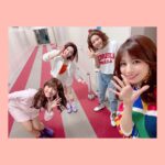 Reimi Tsutsumi Instagram - 📺 明日夜9時〜「爆笑そっくりものまね紅白歌合戦スペシャル」放送です！ . JYparkさんに扮したおばたのお兄さんと一緒に、僭越ながらNiziUさんのものまねをさせて頂きました🙏 皆さんのパフォーマンスは勿論、私達の全力のパフォーマンスも楽しんで頂けると嬉しいです！ . #明日お昼の2時半〜放送の直前SPも含めて是非お楽しみ下さいっ🙌 . #それはそれは凄い筋肉痛と共に踊ってます。 #アイドルの皆さんの凄さを改めて思い知りました。 #宮司愛海　アナ #杉原千尋　アナ #藤本万梨乃　アナ