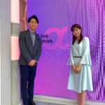 Reimi Tsutsumi Instagram - ✉️ 立て続けのご挨拶となりますが… 昨日3月27日よりLive News αを担当しております。 私は月曜日〜木曜日の23時40分〜、金曜日は海老原優香アナが担当致します。 . 今までは皆さんと1日の始まりを共に過ごさせて頂きましたが、これからは1日の終わりを皆さんとご一緒させて頂ければ嬉しいです。 ひとつひとつしっかりと、丁寧に向き合っていきたいと思っておりますので、宜しくお願い致します！ . というわけで、初回の昨日は月火のパートナーである後輩の今湊アナが沢山サポートしてくれました🙇‍♀️ 放送前も本番中も放送終了後も、横で笑わせてくれたり、大丈夫だと目を見て頷いてくれたり… 頼もしい後輩です💪 今日の放送も一緒に頑張ります！ . #Livenewsα #ドドドドっと毎日が忙しなく過ぎていき #気が付いたら初日を迎えておりました #どうぞ新しくなったαも宜しくお願い致します！