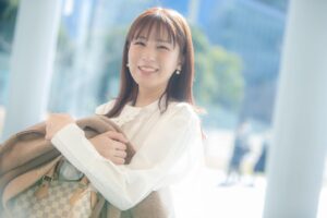 Reimi Tsutsumi Instagram - 🧸
フジテレビアナウンス室のYouTubeで新しく始まった「This is me」という企画。
今回は私の洋服のコーディネートをテーマ別にご紹介させて頂きました。
クローゼットの中から服を沢山引っ張り出してみたものの、結局のところ普段よく着ているアイテムばかりに…🤭

この企画では他にもメイクや鞄の中身などをご紹介していきますので、皆さま是非楽しんで頂ければと思います✨

※ストーリーから飛べるのでお時間ある時に是非！🙏

#自信を持って皆さんにお見せ出来るほどのものではありませんが…
#こんな感じで過ごしています🥺
#ThisisTSUTSUMI