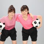 Reimi Tsutsumi Instagram - . 【FNS27時間テレビ】まであと33日✨ 放送当日までの33日間、東京オリンピックで競われる33種目のユニフォームを日替わりで着るという企画に参加しております。 本日はサッカー⚽️ 私はあと7種目参加しております☺︎🙌 . 番組公式Twitter‬ @fns27htv_fns 番組公式Instagram @fns_27htv フジテレビアナウンサー公式インスタグラム‬@fujitv_announcer にて投稿されるそうなので、是非チェックしてみて下さいっ！ . ‪#フジテレビ‬ ‪#27時間テレビ‬ ‪#にほんのスポーツは強い‬っ！ ‪#今年は11月2日・3日‬放送 #久慈ちゃんとわちゃわちゃ🙈 #終始じゃれあっておりました🤭 #本日の1枚は #「本気で跳んだら顔からも躍動感溢れる1枚になったよ」 #という1枚です #是非ともちぇけらっ