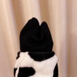Reimi Tsutsumi Instagram - 🐄 皆さま今年も宜しくお願い致します！ モー！！！と叫びたくなるくらい良い年にしましょう🐮 . . #れミル姉さんからの年賀状です #ちゃんと蹄も再現しまして #母の靴下で可愛い蹄が出来ました #先程撮った写真なので #これを書いている今も鼻先が真っピンクのままです