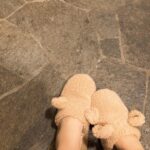 Reimi Tsutsumi Instagram - 🐻 本日16時30分〜「千鳥の新聞沙汰になりました」OAです！(一部地域を除きます) . 今回は火事にあって新聞沙汰になった方々、四つ子以上を育てて新聞沙汰になった方々から様々なエピソードが…！ 是非ご覧下さい☺︎✨ . #写真がないので最近履いてるスリッパを #🐻 #お仕事の時に履いてるものです