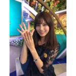 Reimi Tsutsumi Instagram - 🐴 「みんなのKEIBA」終わりにDAIGOさんと1枚。 モノクロでおしゃれ風。 . 競馬のお話で言いますと、 今週木曜12月19日17時〜はBSフジにて有馬記念枠順抽選会を生中継致します。 そちらも是非ご覧下さいませ🙏 #9番くるってずっと言ってたのにスタッフさん誰も信じてくれなかった #レースが終わった瞬間の堤は #この上ないドヤ顔でモニターを見つめておりました😎