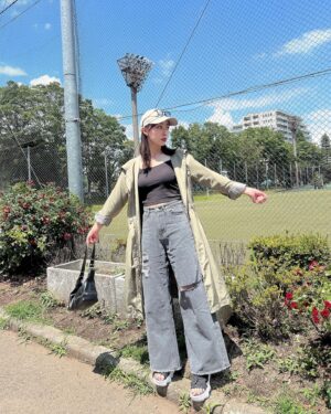 Reina Fujie Instagram - ♥
ふじこーで

ストーンの付いてる
ブラックデニムのパンツがお気に入り☺️👖
@jumelle_jp 

#ootd #２２時の嫁 
#コーディネート