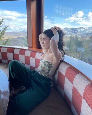 Reina Hardesty Instagram - le sigh