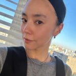 Reina Asami Instagram - わーこ @wakako.ninomiya がしていて、真似っこしたヘアバンドが密かに私の中でブーム🫶 楽ちんだし🤲 懐かしいのヘアバンド、3個で890円😙