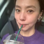 Reina Asami Instagram - 下ろしたての　@aewen_matoph のパープルのニット💜 袖と裾のカットが気に入ってるのです🤲 今日もバタバタだったけど、スタバで甘いの注入してお迎え行ってきます！