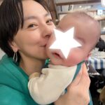 Reina Asami Instagram - 今年も残すところあと僅かですね🤲 今年は家族が1人増えて賑やかになりました。 年末の大掃除もできず、年末感が全くありませんが笑顔で終われればOKという事にします😂 来年から仕事も再開するし、今よりももっとバタバタしそうですが、家族みんな、そしていつも見てくれてる皆様が健康で、笑顔溢れる年になりますように🐰 皆様良いお年をお迎えください😌