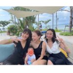 Reina Asami Instagram - 夏休みの振り返り❤️ 毎年恒例お友達家族と沖縄旅行に✈️ 今回はまず石垣島へ。 プールが沢山の　@fusaki_ishigaki 子供達もお揃いの人魚の水着で大はしゃぎ🤲 ママ達も家事もない、ご飯を作らなくていい環境に羽をのばーす。 思う存分プールを楽しみました。 久々に水着も　@fanfan_closet で新調しました。 私にしては甘めなデザインで新鮮❤️ 後半へ続く　私の夏休みもう少しお付き合い下さい🤲