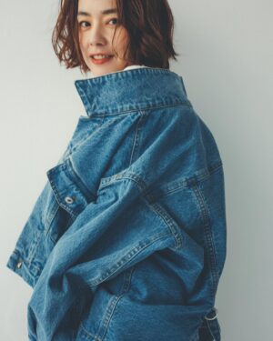 Reina Asami Instagram - 「YECCA VECCA PLAYFUL DENIME」
@yeccavecca 

トレンドを織り交ぜたデニムパンツから
デザイン性のあるシャツやワンピースなど
素敵なデニムアイテムを着用しています🤲

是非ご覧ください💜

#yeccavecca #イェッカヴェッカ PR