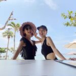 Reina Asami Instagram - 夏休みの振り返り❤️ 毎年恒例お友達家族と沖縄旅行に✈️ 今回はまず石垣島へ。 プールが沢山の　@fusaki_ishigaki 子供達もお揃いの人魚の水着で大はしゃぎ🤲 ママ達も家事もない、ご飯を作らなくていい環境に羽をのばーす。 思う存分プールを楽しみました。 久々に水着も　@fanfan_closet で新調しました。 私にしては甘めなデザインで新鮮❤️ 後半へ続く　私の夏休みもう少しお付き合い下さい🤲