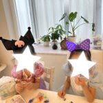 Reina Asami Instagram - 娘夏休みに入りまして、あわあわしております😂 仕事もあるわけで、シッターさんもばーばも予定があわず、ロケだしこの危険な暑さの中付き合わせるのは危ないし😭 どうしたもんかと途方にくれていたら、 @maki_aizawa0414 ちゃんが預かるよー！って言ってくれ、無事仕事に行けました😭 娘もとっても楽しそうで、仕事終わって急いでお迎えいったらまだ帰りたくないっとゴネておりました。。 本当に本当にありがたかった。 自分1人でアップアップしていたけど周りの人達に助けられながら子育てしているのを再実感。 まきちゃん、ありがとう😭 長ーい夏休み☀️ 皆様は何をする予定ですか？？