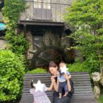 Reina Asami Instagram – 先日40歳になりました😳😂
DMとかメッセージ頂いたみな様ありがとうございます🙏
遂に40代に突入ー❣️
私の周りの40代のお友達はとにかく楽しそうで、私も遂に仲間入り😜
シワも増え〜シミも増え〜確実に歳は重ねておりますが、
気持ち的にはなんだか肩の力が抜けて楽になった。
この感覚分かる方いますか？！w
さー！40代子育てに、仕事に、自分にパワフルに動きたい！
できる気がしてならない💪
今年も沢山笑い皺を増やしたいと思います😂
中々インスタも更新できていませんが、これからもよろしくお願い致します🙏