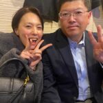 Reina Asami Instagram - 小学校の時の恩師とクラスの友達との同窓会🤲 約30年振り位の再会で、みんなちゃんと歳を重ねておりましたがランドセルを背負っていた姿がすぐ思い浮かぶ位変わってない😂😂 月日は確実にたっているのに、一瞬であの頃にタイムスリップしました。 涙あり笑いありの話しが尽きない夜になりました🥹 同窓会っていいね❤️ 先生もお変わりなく、熱い心そのままに今も変わらず先生をやっていらっしゃって嬉しかったなー🤲 私も頑張らないとな。 また会える日を楽しみに。 #堀江先生 #元祖ホリエモン