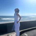 Reina Asami Instagram - 気持ちがいい天気だった🤲 海の近くでの撮影。早く皆様にお伝えしたい🤭 そしてスウェットの履き心地が良すぎて毎日履きたい🥹 今日の私服。 @aewen_matoph @sea_japan