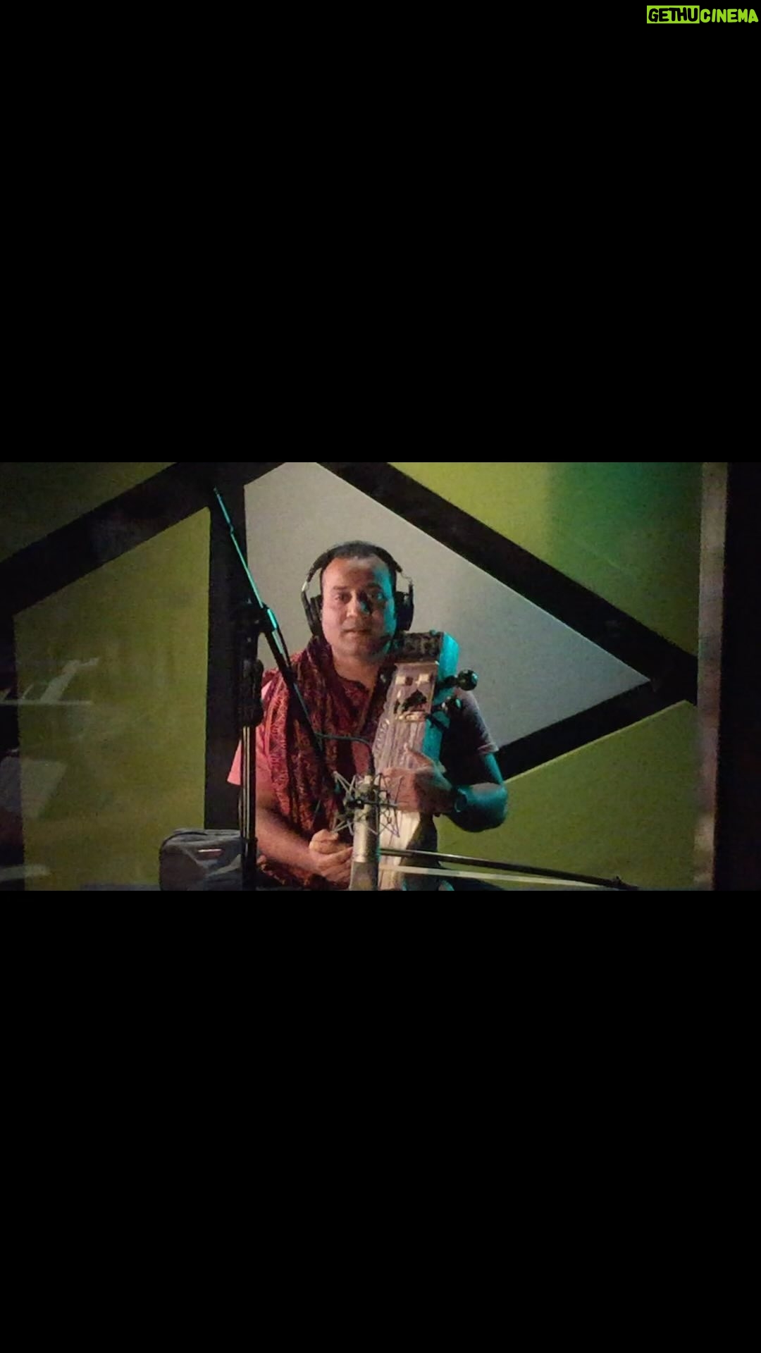 Rekha Bhardwaj Instagram - The world will sorely miss the Sultan of Sarangi Padma Bhushan Sultan Khan sahab remembering him on his birth anniversary today. Khan sahab is not with us in human form but remembering with this small part of our song #goritharo sung by @rekha_bhardwaj ji song composed by @imrankmusic ji produced by me and played by maestro @sabirsultankhan bhai . #sultankhan #sarangimaestro #sabirkhan #imrankhansitar #rekhabhardwaj #samarpitgolani
