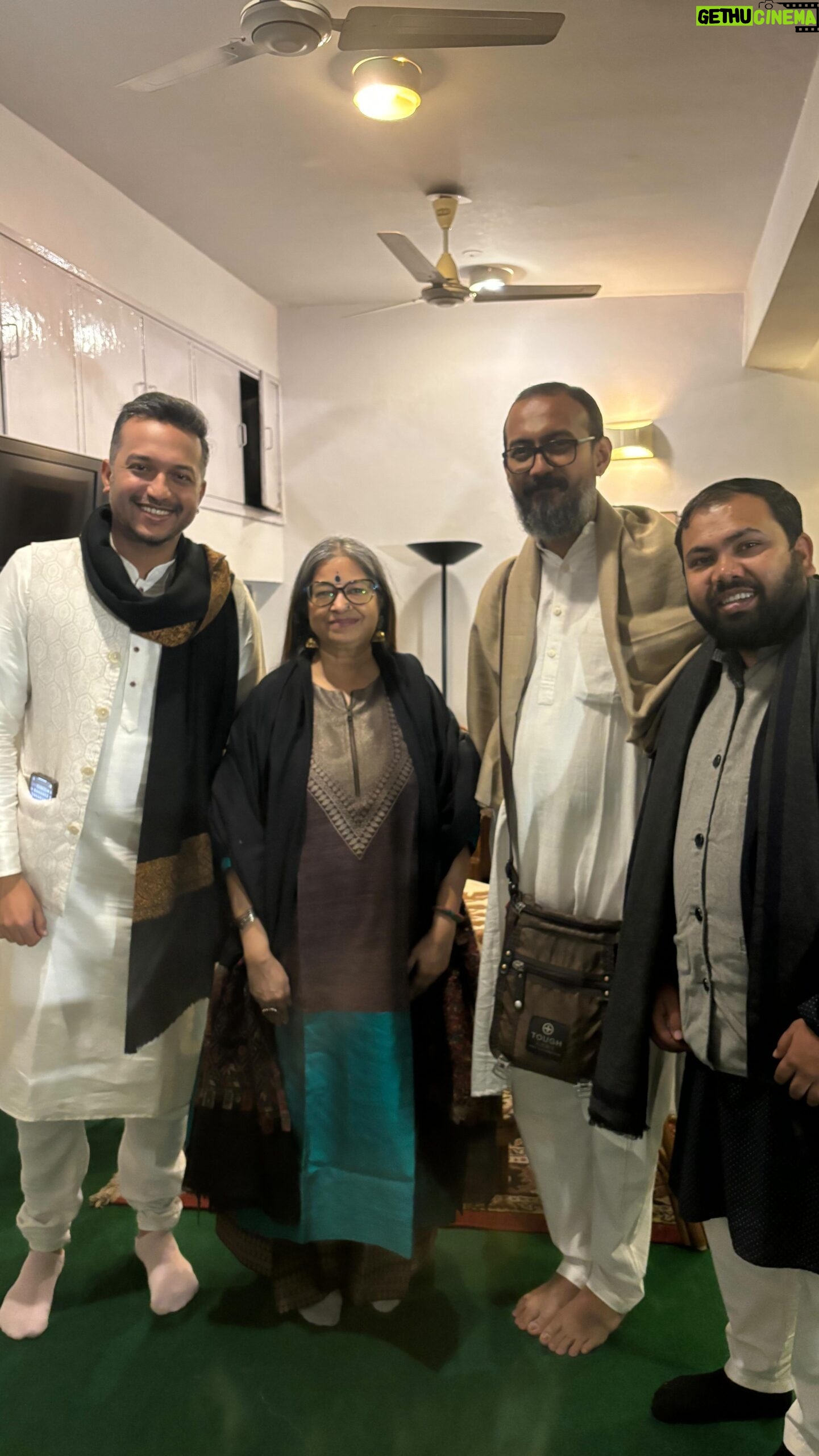 Rekha Bhardwaj Instagram - An enchanting evening of spiritual bliss unfolded as I had the privilege to share the stage with the esteemed Rekha Bharadwaj ji(@rekha_bhardwaj )at Hazrat Sufi Inayat Khan Dargah in Delhi. The concert embraced an intimate ambiance, and each moment spent alongside such musical luminaries is a profound learning journey. Gratitude abounds, Rekha ji, for your unparalleled talent and for enriching the world with your voice and music. Working alongside my esteemed colleagues Mahavir(@mahavir9663 )on the tabla and Mayukh Sarkar(@mayukhgtr )on the guitar, who has been no less than a mentor to me, is always a joyous endeavor. 📸 - @kaavita_das #musician #music #indianmusic #classicalmusic #rekhabhardwaj #bollywood #bollywoodsongs #indianraga #soumitrathakur #raagdevgandhar