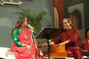 Rekha Bhardwaj Instagram - Celestial love with Gulaabi Sardi enfolded the evening of Jashn-E- Rekhta beautifully, we thank everyone for the memories. 

@jashnerekhtaofficial @vishalrbhardwaj 

#jashnerekhta #delhi #liveperformance #mehfil