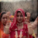 Rekha Bhardwaj Instagram - An emotional experience interwined with a soulful melody #GoriTharo ✨️🎶 Song Out Now 8th Song from #SongCraft #Season1 #tseries @imrankmusic @rekha_bhardwaj @kamilkhanreal @anuvikas47 @arpiitasingh #BhanwrooKhan