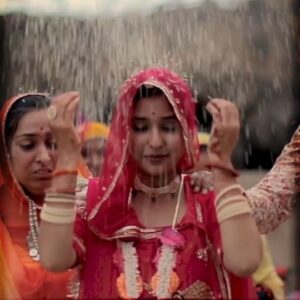 Rekha Bhardwaj Instagram - An emotional experience interwined with a soulful melody #GoriTharo ✨️🎶

Song Out Now

8th Song from #SongCraft #Season1

#tseries  @imrankmusic  @rekha_bhardwaj @kamilkhanreal @anuvikas47 @arpiitasingh #BhanwrooKhan