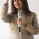 Rekha Bhardwaj Instagram - Experience the ethereal beauty of #GoriTharo through the voice of a legend. 💫🎶 Song Out Now 8th Song from #SongCraft #Season1 #tseries @imrankmusic @rekha_bhardwaj @kamilkhanreal @anuvikas47 @arpiitasingh #BhanwrooKhan