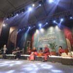 Rekha Bhardwaj Instagram - Celestial love with Gulaabi Sardi enfolded the evening of Jashn-E- Rekhta beautifully, we thank everyone for the memories. @jashnerekhtaofficial @vishalrbhardwaj #jashnerekhta #delhi #liveperformance #mehfil