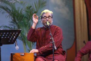 Rekha Bhardwaj Instagram - Celestial love with Gulaabi Sardi enfolded the evening of Jashn-E- Rekhta beautifully, we thank everyone for the memories. 

@jashnerekhtaofficial @vishalrbhardwaj 

#jashnerekhta #delhi #liveperformance #mehfil