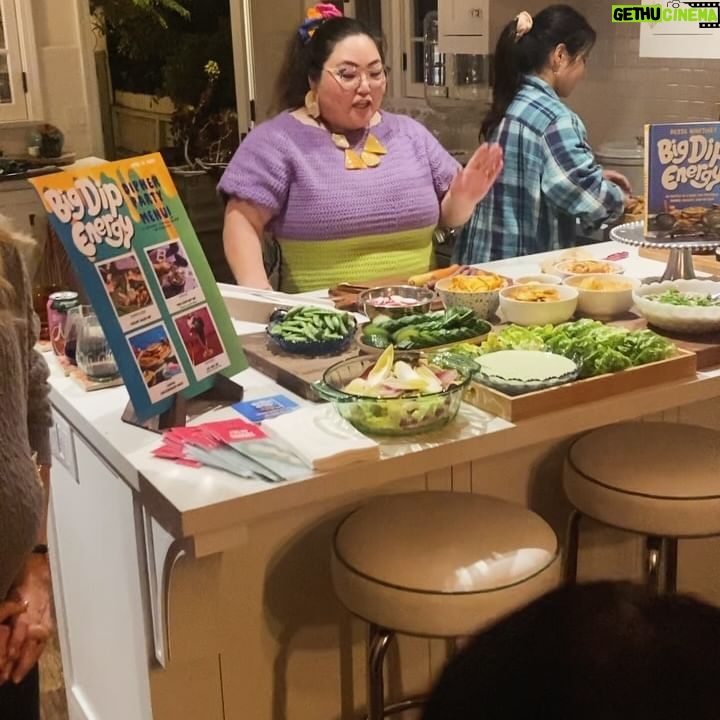 Renée Felice Smith Instagram - DIP QUEEN & COOKBOOK AUTHOR @alysewhitney is a GD STAR! ⭐️ Her new book, #BigDipEnergy is sure to be a hit! We had the good fortune of trying some of her fave recipes last night and lemme just say, I WANT MORE! Caesar Salad Dip, Miso Eggplant Dip, Chopped Cheeseburger Queso, Fat Mint Dip! 🤤 👏🪄 Thanks be to @fifers3000 for introducing us to Alyse and her fabulous world of color, style and BIG DIP! Preorder her book today! Makes such a great gift too! #bigdipenergycookbook #dips #cookbook