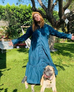 Renée Felice Smith Instagram - Hi Velmie, I miss you. We all do. ♥️♥️♥️ #velmathebullmastiff  #velmaforever