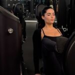 Renée Murden Instagram – Winter Workouts 🌬️ @alo