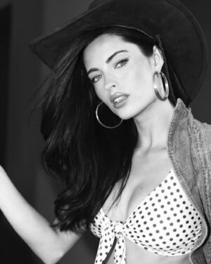 Renée Murden Instagram - Yesterday at Guess Studios, Los Angeles.  Thank you @paulmarciano ☺️