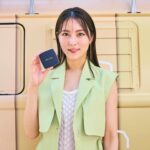 Ren Ishikawa Instagram - @esteelauderjapan 💄 エスティ ローダーのくずれないNo.1ファンデーション"ダブル ウェア"シリーズの新作のクッションファンデーションを体験しに、代官山T-SITEで開催中のポップアップに遊びに行ってきました。 今日実際に体験して私が一番お気に入りだったのは、グロウマットタイプ！ 程よいツヤ感と、カバー力がありながらも薄付きな素肌感がこれからの汗ばむ季節にぴったりだと思いました🍉 自分の肌に合ったアイテムや色をあれこれ自由に試せるこちらのポップアップは、代官山T-SITEにて11時〜17時、5月12日まで開催されているので、ぜひ足を運んでみてください💫 #PR #エスティローダー #くずれないNo1DW #ダブルウェア
