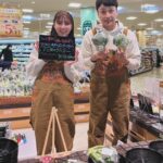 Ren Ishikawa Instagram - 明日11:30〜テレビ東京「#種から植えるTV」 ブロッコリー100本の収穫から、スーパーへの品出しまでの作業をお手伝いさせていただきました🥦 私たちがお店で野菜を手に取るまでにはたくさんの工程があって、その一つ一つを毎日丁寧に作業してくださる農家さんに改めて感謝を覚えたロケでした。 昨年に続いて今年も番組に呼んでもらえて嬉しかったです！ ぜひチェックしてください👩‍🌾
