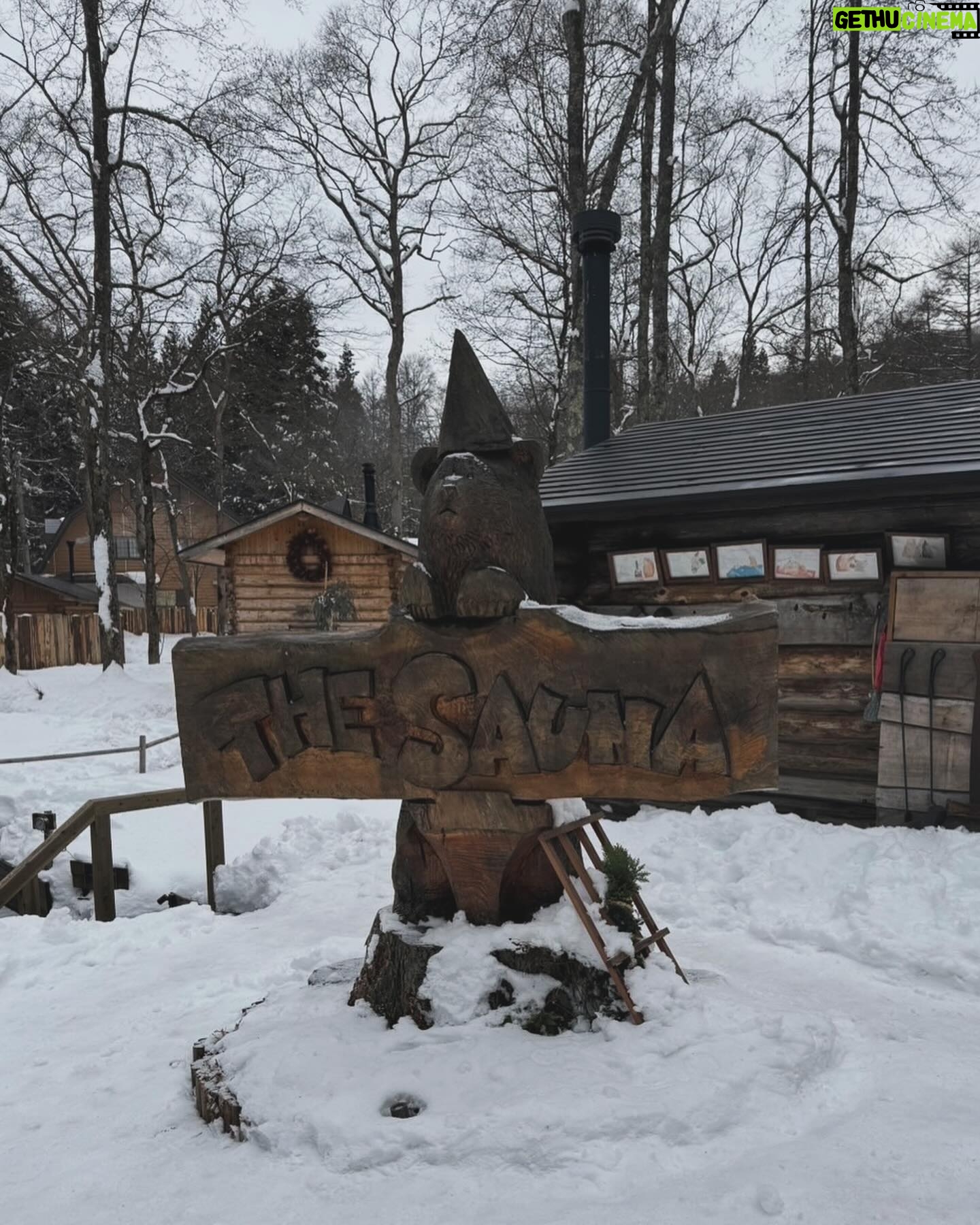Ren Ishikawa Instagram - #サ旅 @長野🌿 少し前に、ずっと行ってみたかったThe Saunaへ! 雪の中でのアウトドアサウナ、最高すぎて幸せの極みだった。。 しっかり整った後は美味しいお蕎麦を食べて、茶臼山動物園で推し活🐅❤️🔥 夜は松本城のプロジェクションマッピングを観に。 親友たちとドライブしながら、趣味を大満喫できたオフでした♨️ #dayoff #長野 #サウナ #サ活 #推し活 #茶臼山動物園