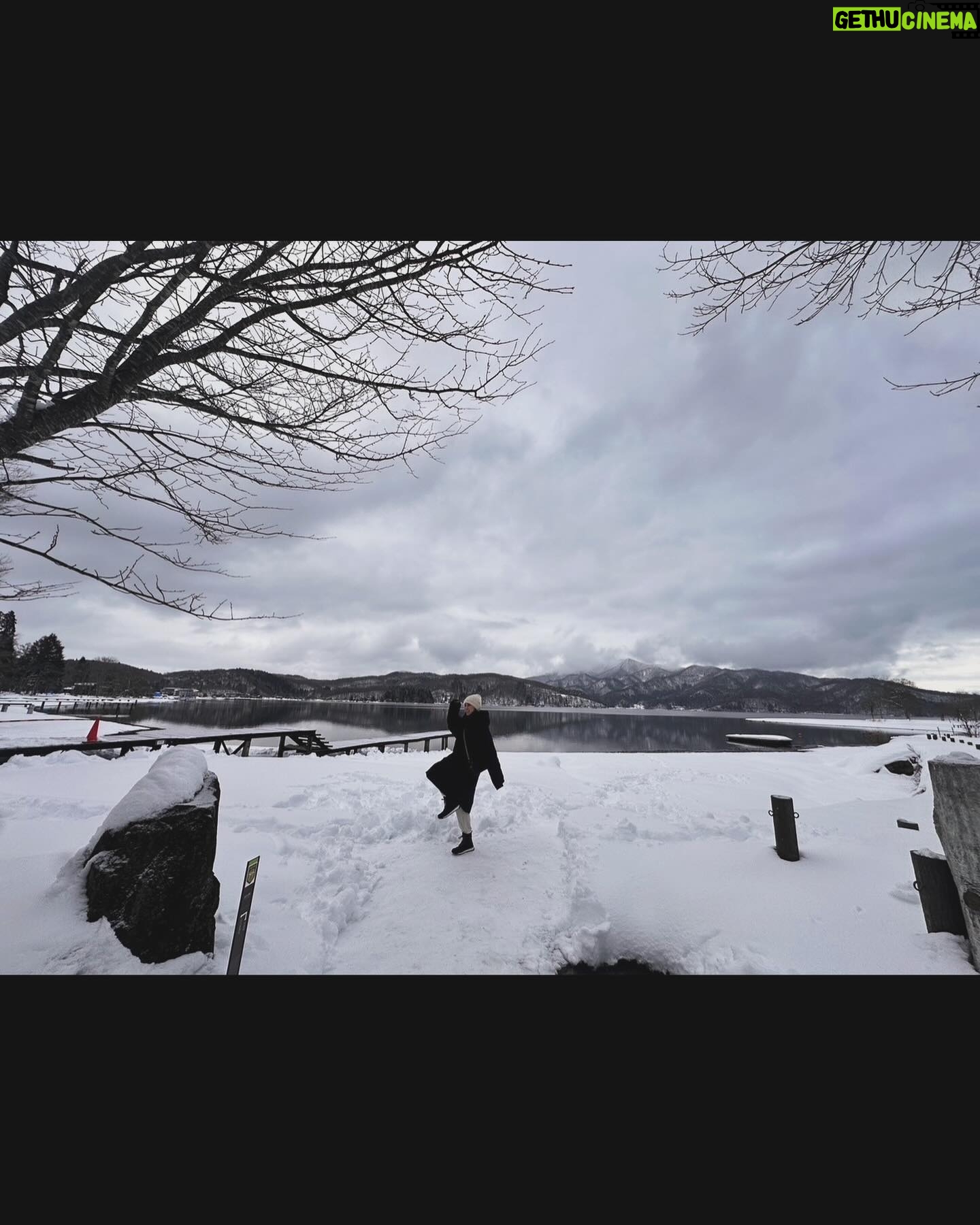 Ren Ishikawa Instagram - #サ旅 @長野🌿 少し前に、ずっと行ってみたかったThe Saunaへ! 雪の中でのアウトドアサウナ、最高すぎて幸せの極みだった。。 しっかり整った後は美味しいお蕎麦を食べて、茶臼山動物園で推し活🐅❤️🔥 夜は松本城のプロジェクションマッピングを観に。 親友たちとドライブしながら、趣味を大満喫できたオフでした♨️ #dayoff #長野 #サウナ #サ活 #推し活 #茶臼山動物園
