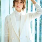 Ren Ishikawa Instagram - #Stola. EARLY SUMMER 2024🌻 やっと暖かくなってきたと思ったら、GW周辺は夏日がちらほらあるみたいですよっ ストラの初夏でGW楽しも〜〜🩵 https://stola.jp/pages/summercatalog20240403