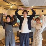 Ren Ishikawa Instagram - 本日この後！ 真夜中ドラマ「猫カレ-少年を飼う-」遂に最終回です🐈 佐伯監督、的場監督、凪沙役の齋藤潤くんを始め、たくさんのキャスト・スタッフの皆さまに支えられてクランクアップまで走り切ることができました。 様々な感情とともに過ごした撮影期間はとても濃く、今はその思い出が宝物として強く胸の中に存在しています。 改めて、猫カレという作品と藍という愛おしいキャラクター、そしてここで出会えた皆さまとの素敵なご縁に感謝でいっぱいです。 私にとってとてもとても大切な作品になりました。 本当にありがとうございました🌸 #BSテレ東 24:00〜 #テレビ大阪 24:55〜 ご覧いただけない地域の方は #TVer で無料見逃し配信もされています！ どうか最後まで見届けてください🌙