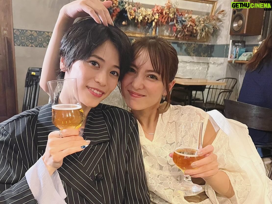 Ren Ishikawa Instagram - 本日この後! 真夜中ドラマ「猫カレ-少年を飼う-」遂に最終回です🐈 佐伯監督、的場監督、凪沙役の齋藤潤くんを始め、たくさんのキャスト・スタッフの皆さまに支えられてクランクアップまで走り切ることができました。 様々な感情とともに過ごした撮影期間はとても濃く、今はその思い出が宝物として強く胸の中に存在しています。 改めて、猫カレという作品と藍という愛おしいキャラクター、そしてここで出会えた皆さまとの素敵なご縁に感謝でいっぱいです。 私にとってとてもとても大切な作品になりました。 本当にありがとうございました🌸 #BSテレ東 24:00〜 #テレビ大阪 24:55〜 ご覧いただけない地域の方は #TVer で無料見逃し配信もされています! どうか最後まで見届けてください🌙