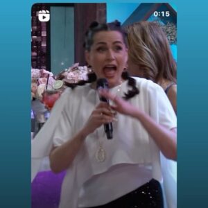 Rena Sofer Instagram - Who’s ready for the bachelorette party??? @generalhospitalabc I found these adorable sequined cargo pants on @instagram @thenolishop and they were just what I was looking for!!! And please let’s not forget my #Brooklynn nails by @polishedbyamber GET READY TO PARTY!!!!