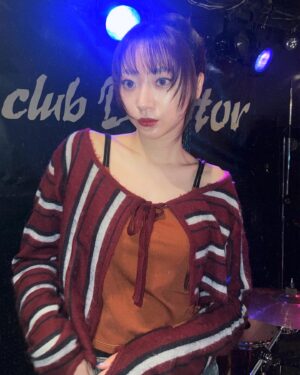 Rena Takeda Instagram - あなたの恋人、強奪します🐈‍⬛

関西は今夜ですね！第７話です！

こちらの写真、ロック雛子は６話でした~
今夜までTVerで見れます🐈‍⬛