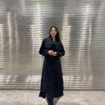 Rena Takeda Instagram - eスポーツフェスタ2024 「eGG presents 第五人格プロに聞いてみたSP」 出演してきました✨ 色々お話し聞けて楽しかったです👏🏻 衣装も第五人格のイメージで🖤 jacket,tops,skirt @limifeu_official accessories @e.m.__official @flake_jewelry_official shoes @camper_japan #PR #limifeu #em #flake #camperjapan