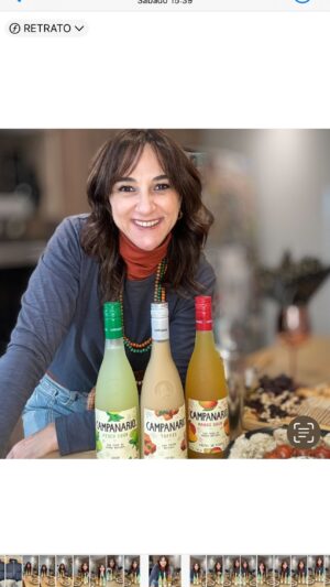 Renata Bravo Instagram - Hoy me juntaré con unas amigas y les quiero tener algo rico para tomar. Me decidí por un exquisito Campanario Toffee! Perfecto para esta época que hace más frío. A disfrutar con un rico Campanario los Sabores de la Amistad!

@campanariosour
#SaboresDeLaAmistad
#publicidadpagada