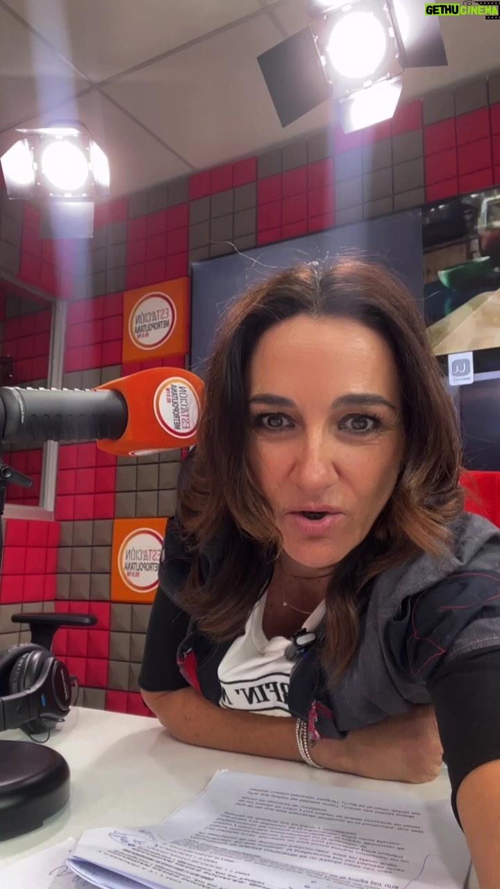 Renata Bravo - 543 Likes - Nuestro primer programa en vivo !!!! Invitado @clmoreno.comediante acá en la @estacionmetropolitanafm escúchanos de lunes a viernes desde las 10 a las 12 hrs en la 95.9 con la grosa @maca_santelices somos HABLE CON ELLAS #entrevistas #datos #conversación #risas #ayudasocial desde regiones nuestra web lametrofm.cl