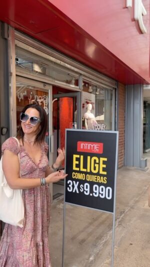 Renata Bravo Instagram - Chiquillas atentas con éste super dato de INTIME …. En todas las tiendas de  los oulet de todo Chile, puedes combinar 3 sostenes por $9990 elije los que más te gusten y listo!!!! Abierto de 10 a 19:30 hrs está promo  es hasta mañana domingo 3 apúrate !!!!!! #ropaintima #elegancia #comodidad #encajes #tendencias  @intimechile