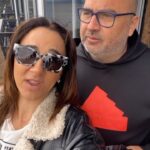 Renata Bravo Instagram – Gracias por este maravilloso fin de semana en el #lagorancochile🌺😍 lo pasamos realmente increíble ! Descansamos, nos reímos, cantamos, comimos, chupamos, “trabajamos” jajajajajajaj que afortunados somos de haber elegido éste oficio de ser actores, entretenedores, standaperos! No me cansaré nunca de agradecer a la vida por mi hermosa profesión, que me ha llevado a lugares increíbles y compartir con gente maravillosa!!!! Gracias @bocalagochile por invitarnos, tienen un lugar mágico! Y gracias @cris.actor por ser mi mejor partner en el escenario y en la vida 😘
