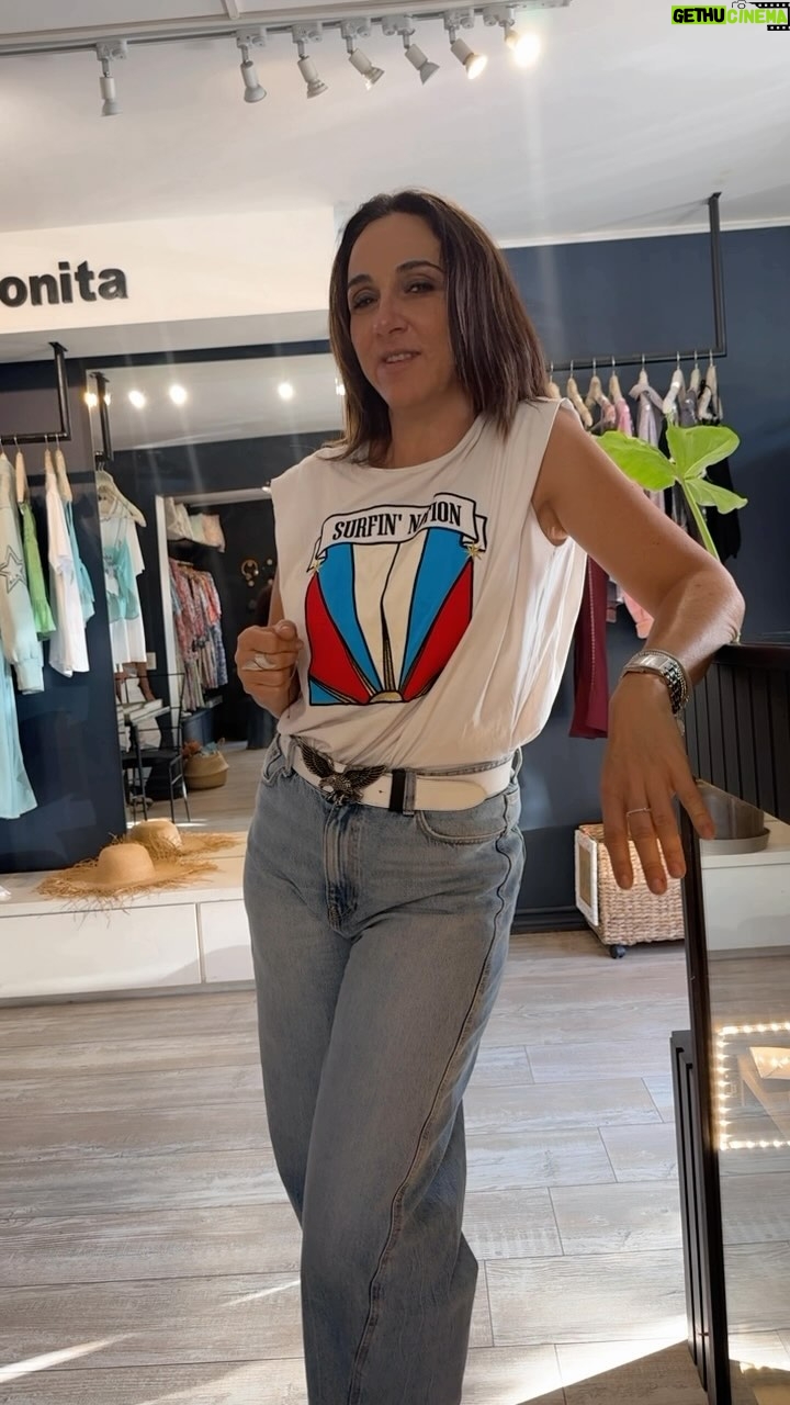 Renata Bravo - 452 Likes - @islabonitaclothing liquidación de verano! Y arriendo de percheros para emprendedoras ! Av luis Pasteur #6477 Vitacura #moda #accesorios #ropa