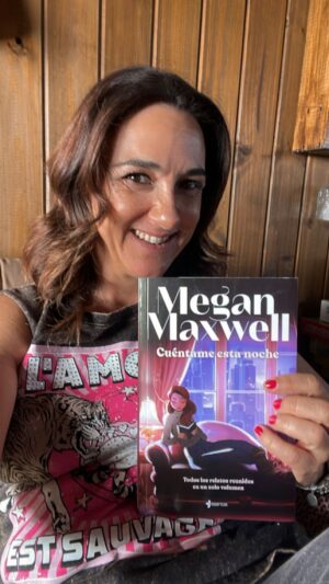 Renata Bravo Instagram - ¿Existe algo más placentero que leer un buen libro en las vacaciones? De esos relatos que te atrapan y hacen volar el tiempo.

 Eso me pasa con los libros de @megan__maxwell y ahora recién salido del horno llega “Cuéntame esta noche” de @planetadelibroscl, son relatos de novelas y cuentos cortos, algunos románticos otros eróticos 😉 ¡Les va a encantar! Mi recomendado para lo que queda de vacaciones. 
Pueden encontrarlo en @buscalibre, @antarticalibros, @feriachilenadellibro y otras librerías y tiendas digitales. 

#CreemosEnLosLibros 📚#PublicidadGrupoPlaneta

Después me cuentan qué 🙂